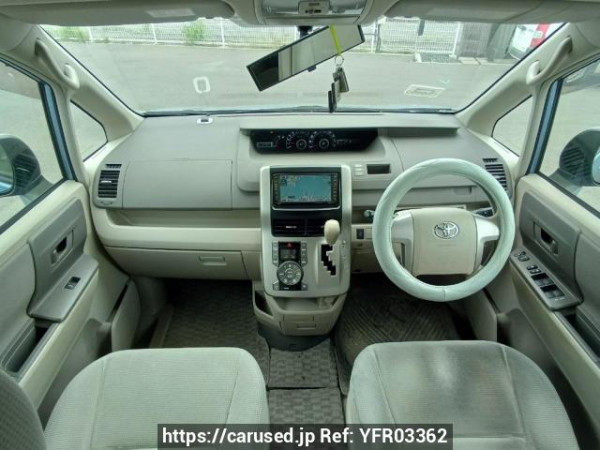 Used 2007 AT toyota noah ZRR70G Image[18]