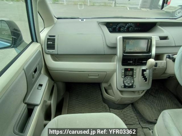 Used 2007 AT toyota noah ZRR70G Image[19]
