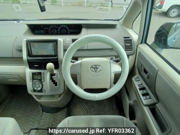 Used 2007 AT toyota noah ZRR70G Image[20]