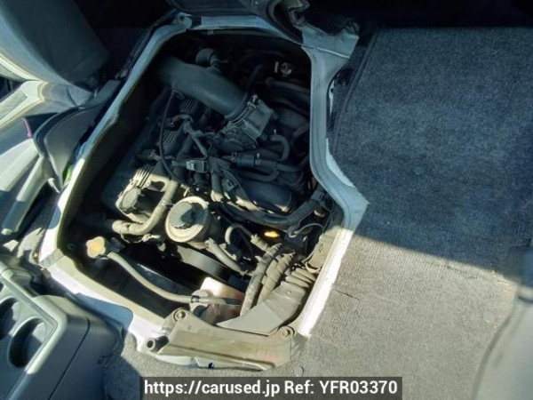 Used 2004 AT toyota hiace-van TRH112V Image[9]