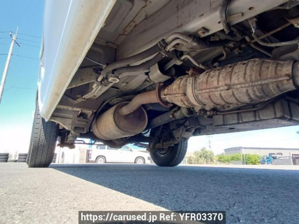 Used 2004 AT toyota hiace-van TRH112V Image[32]