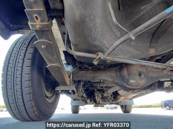 Used 2004 AT toyota hiace-van TRH112V Image[35]