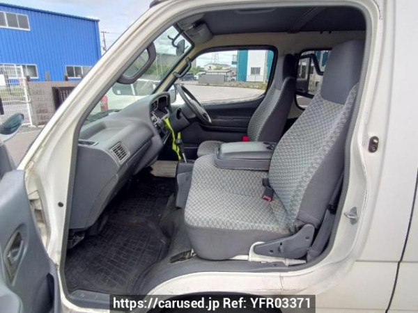 Used 2003 AT toyota hiace-van TRH112V Image[14]