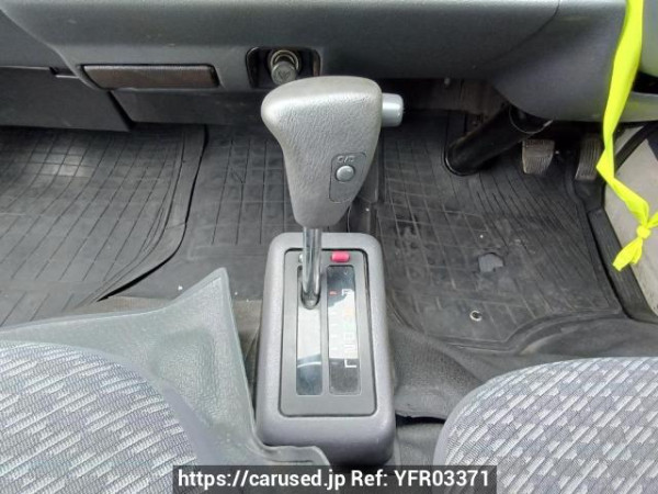 Used 2003 AT toyota hiace-van TRH112V Image[22]