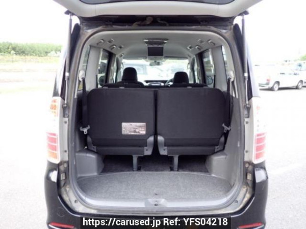 Used 2007 AT toyota noah ZRR70W Image[8]