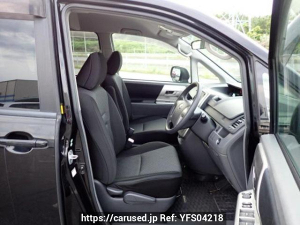 Used 2007 AT toyota noah ZRR70W Image[12]