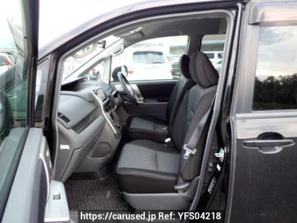 Used 2007 AT toyota noah ZRR70W Image[13]