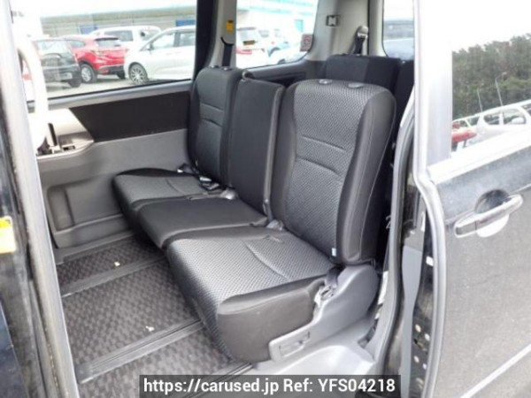Used 2007 AT toyota noah ZRR70W Image[15]
