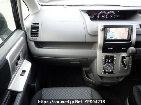 Used 2007 AT toyota noah ZRR70W Image[18]