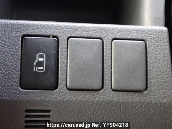 Used 2007 AT toyota noah ZRR70W Image[26]