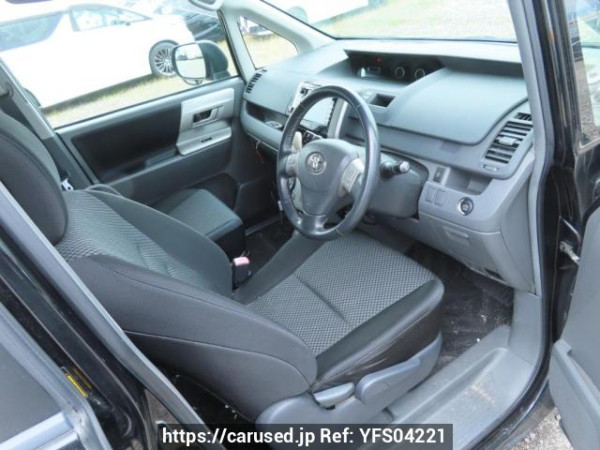 Used 2007 AT toyota noah ZRR70W Image[13]