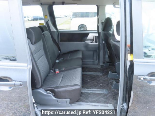 Used 2007 AT toyota noah ZRR70W Image[17]