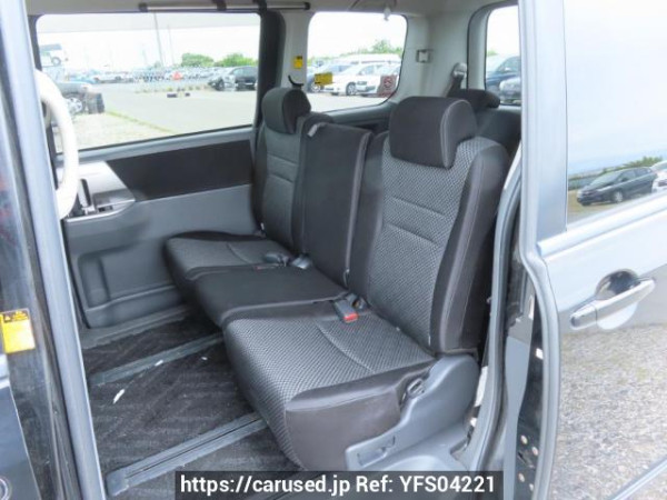Used 2007 AT toyota noah ZRR70W Image[20]