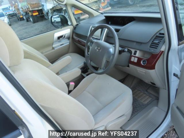 Used 2011 AT toyota noah ZRR70G Image[12]