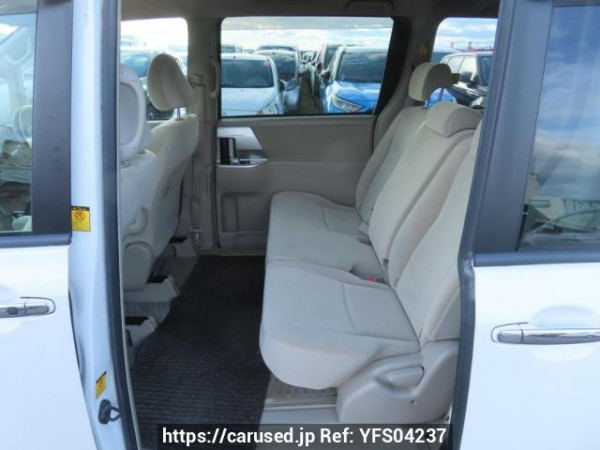 Used 2011 AT toyota noah ZRR70G Image[18]
