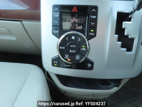 Used 2011 AT toyota noah ZRR70G Image[27]