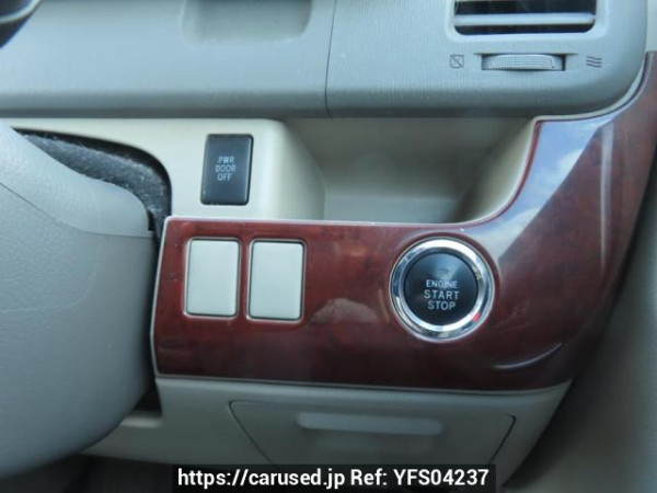 Used 2011 AT toyota noah ZRR70G Image[32]