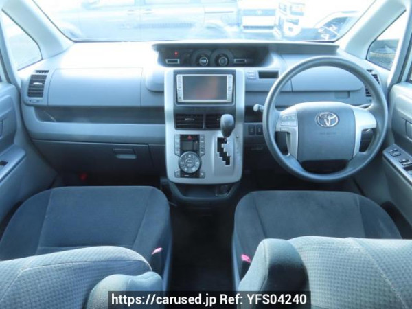 Used 2010 AT toyota noah ZRR70G Image[16]