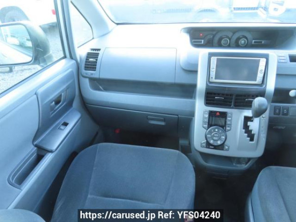 Used 2010 AT toyota noah ZRR70G Image[17]