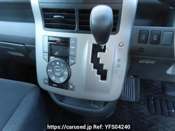 Used 2010 AT toyota noah ZRR70G Image[21]