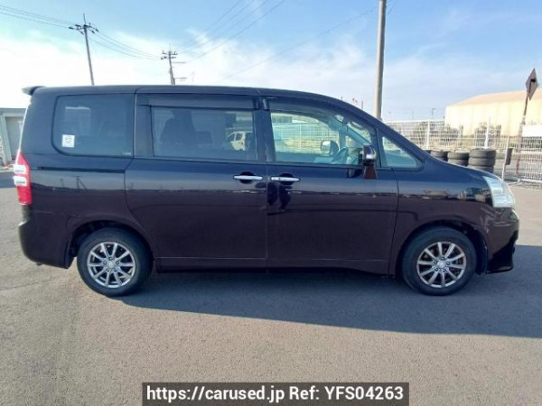 Used 2013 AT toyota noah ZRR70G Image[7]