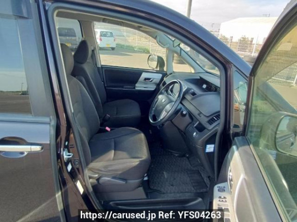Used 2013 AT toyota noah ZRR70G Image[13]