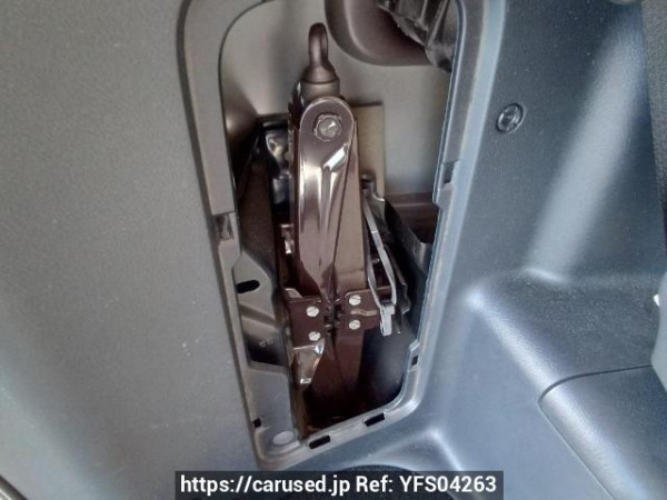 Used 2013 AT toyota noah ZRR70G Image[43]