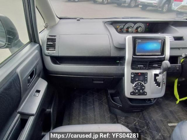 Used 2010 AT toyota noah ZRR75G Image[17]