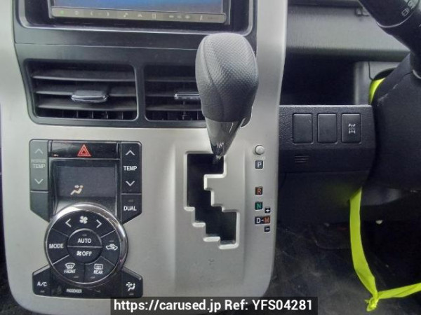 Used 2010 AT toyota noah ZRR75G Image[21]