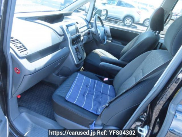 Used 2009 AT toyota noah ZRR70W Image[13]