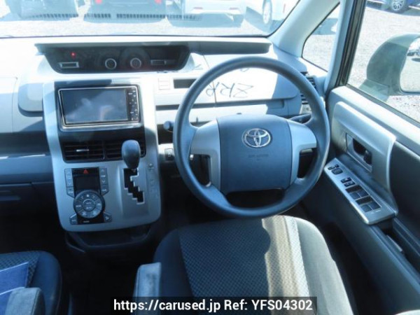 Used 2009 AT toyota noah ZRR70W Image[23]