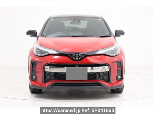Buy Used 2022 Toyota C-HR ZYX11 (SP041663) - Carused.jp