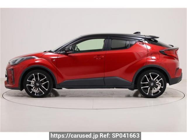 Buy Used 2022 Toyota C-HR ZYX11 (SP041663) - Carused.jp