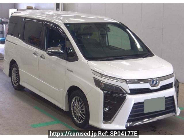 Buy Used 2018 Toyota Voxy ZWR80W (SP04177E) - Carused.jp
