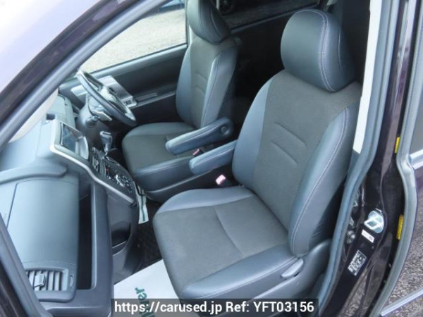 Used 2013 AT toyota voxy ZRR70W Image[16]