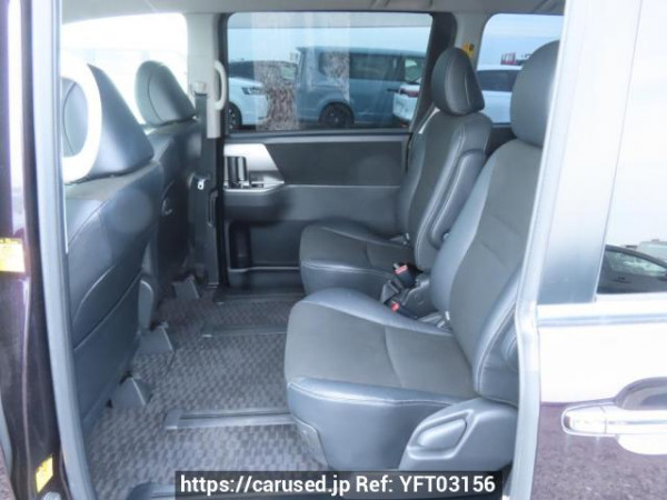 Used 2013 AT toyota voxy ZRR70W Image[19]