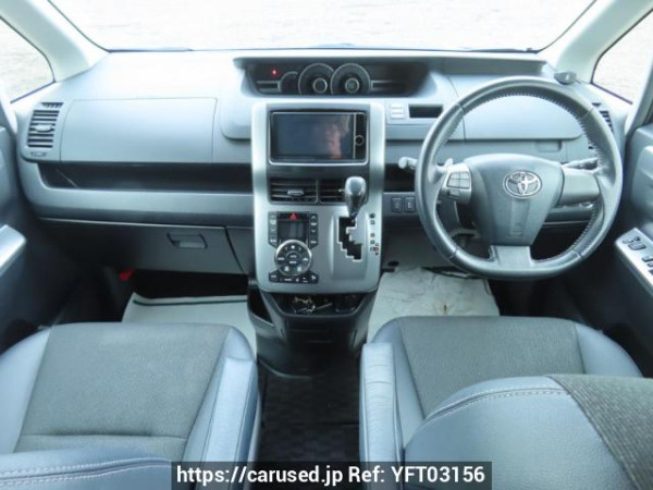 Used 2013 AT toyota voxy ZRR70W Image[23]