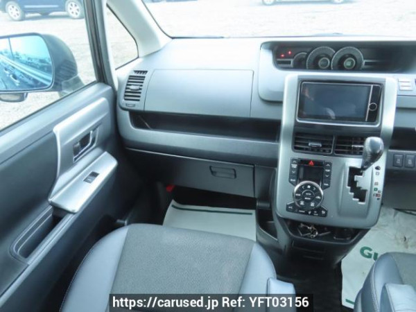 Used 2013 AT toyota voxy ZRR70W Image[24]