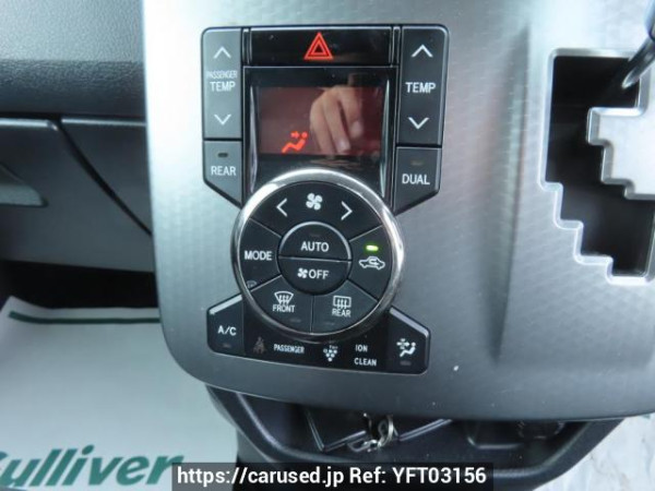Used 2013 AT toyota voxy ZRR70W Image[31]