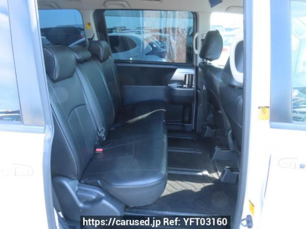 Used 2013 AT toyota voxy ZRR70W Image[17]