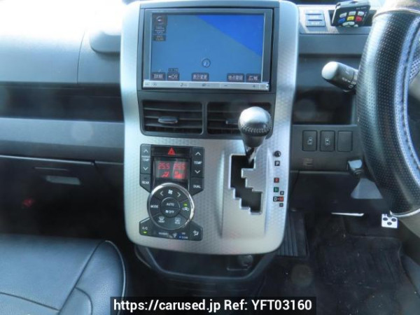 Used 2013 AT toyota voxy ZRR70W Image[29]