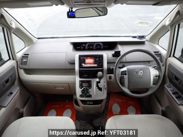 Used 2010 AT toyota noah ZRR70G Image[18]