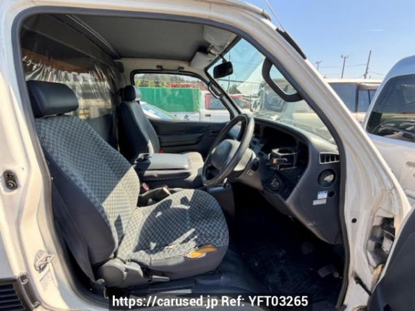 Used 2004 AT toyota regiusace-van TRH112V Image[8]