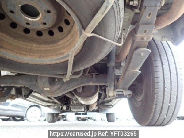 Used 2004 AT toyota regiusace-van TRH112V Image[32]