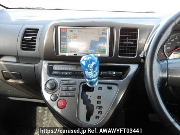 Used 2004 AT toyota wish ZNE10G Image[23]