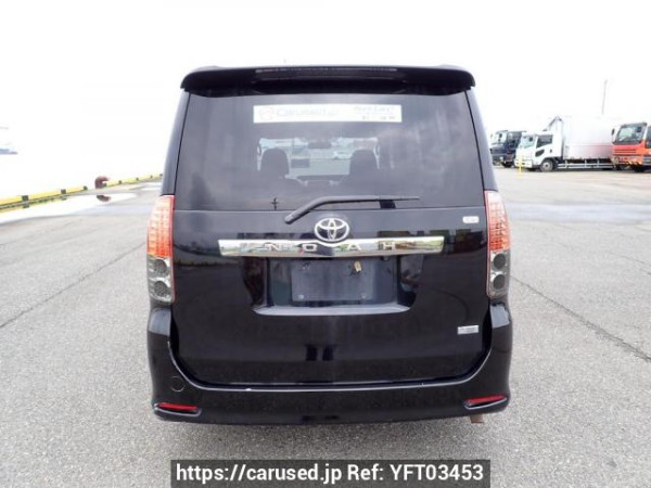 Used 2007 AT toyota noah ZRR70W Image[5]