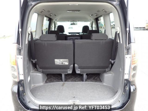 Used 2007 AT toyota noah ZRR70W Image[8]