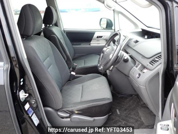 Used 2007 AT toyota noah ZRR70W Image[13]