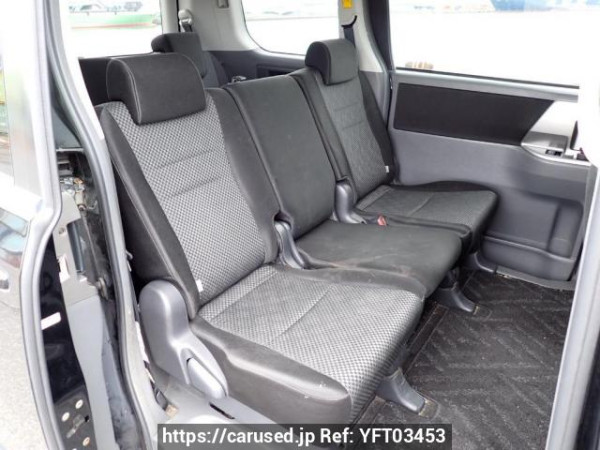 Used 2007 AT toyota noah ZRR70W Image[15]