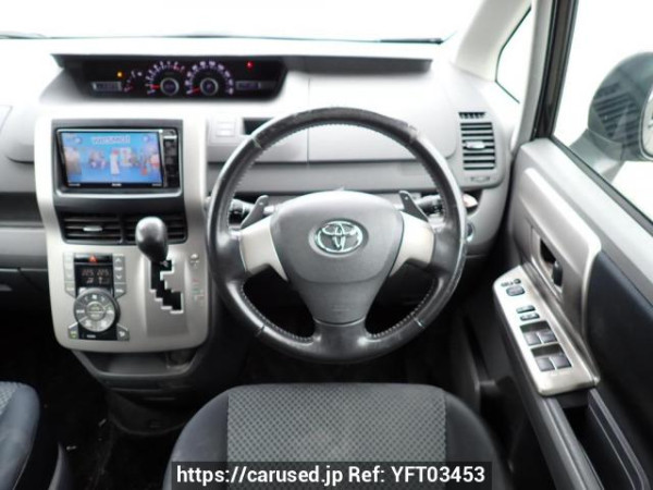 Used 2007 AT toyota noah ZRR70W Image[21]